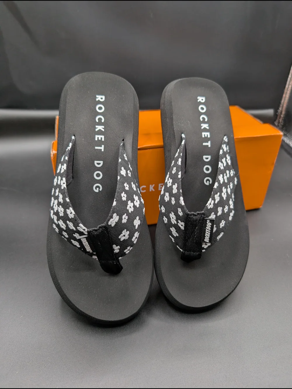 Rocket Dog Women’s Black Flip Flops with White Patterned Straps NWOT